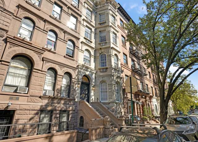 Property at 109 W 77th St, New York City, NY 10024, 11 beds, 5 baths