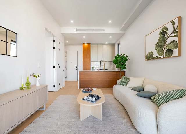 Property at 31-16 21st St Ph -1E, New York City, NY 11106, 1 bed, 1 bath