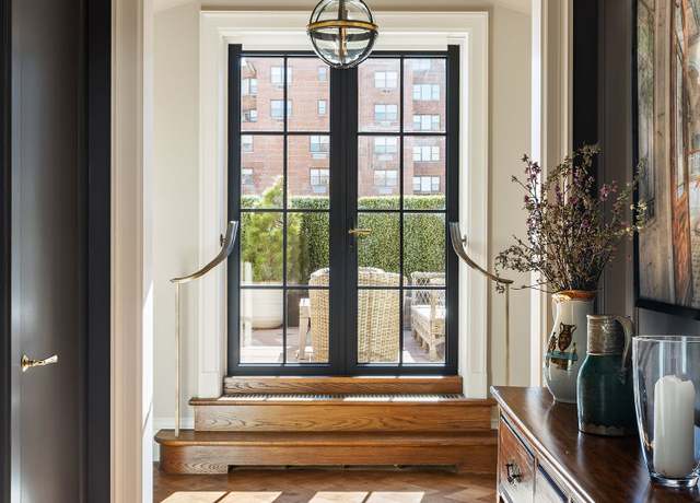 Property at 150 E 73rd St, New York City, NY 10021, 5 beds, 5 baths