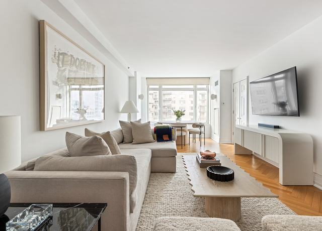 Property at 205 E 85th St Unit 8L, New York City, NY 10028, 2 beds, 2 baths