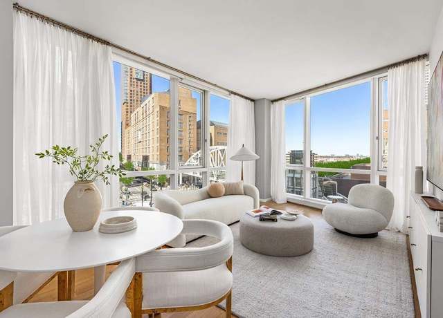 Property at 200 Chambers St Unit 4D, New York City, NY 10007, 2 beds, 2 baths