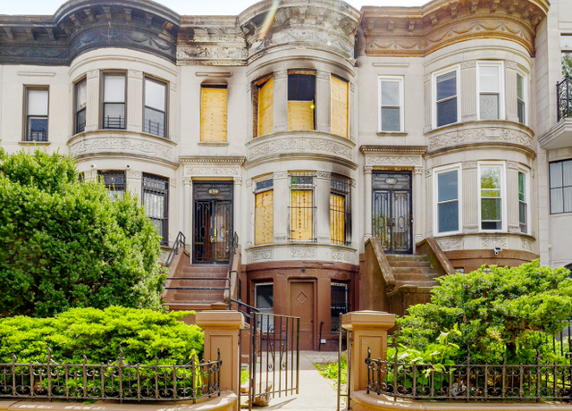 Property at 658 Eastern Pkwy, Brooklyn, NY 11213, 9 beds, 3 baths