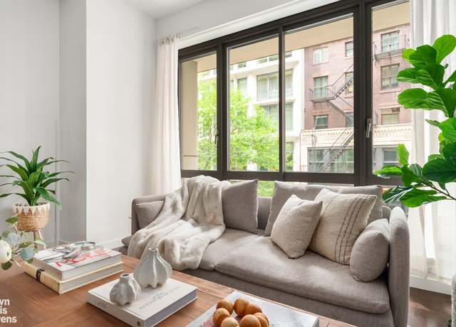 Property at 4 W 21st St Unit 2B, New York City, NY 10010, 2 beds, 3 baths