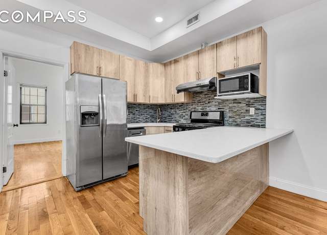 Property at 583 Evergreen Ave, Brooklyn, NY 11221, 8 beds, 4.5 baths