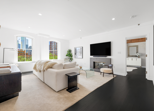 Property at 44 Laight St Unit 6C, New York City, NY 10013, 2 beds, 2 baths