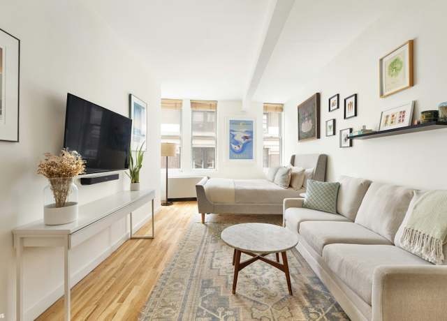 Property at 9 Barrow St Unit 2J, New York City, NY 10014, 1 bath