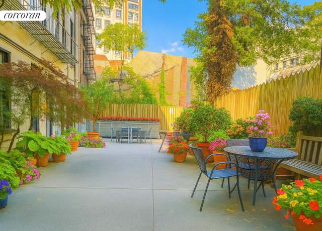 Property at 22 Cornelia St #7, New York City, NY 10014, 1 bath
