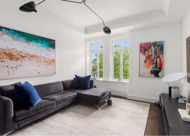 Property at 344 W 72nd St #303, New York City, NY 10023, 4 beds, 3 baths