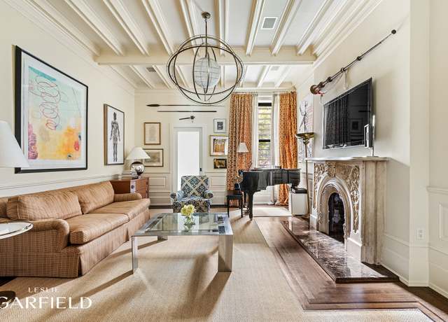Property at 315 W 84th St, New York City, NY 10024, 6 beds, 4.5 baths