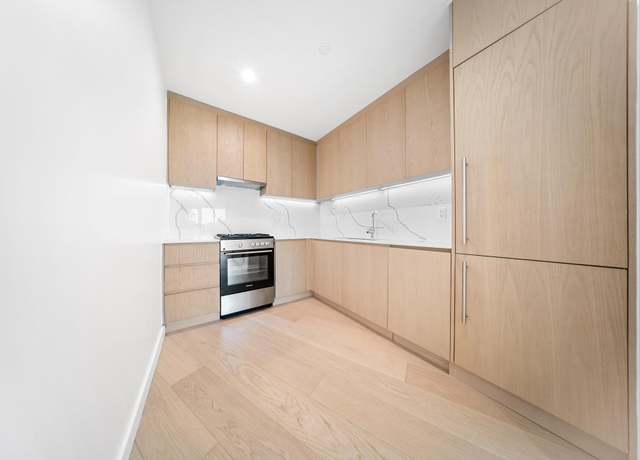 Property at 30-05 Vernon Blvd Unit 4-F, New York City, NY 11102, 1 bath