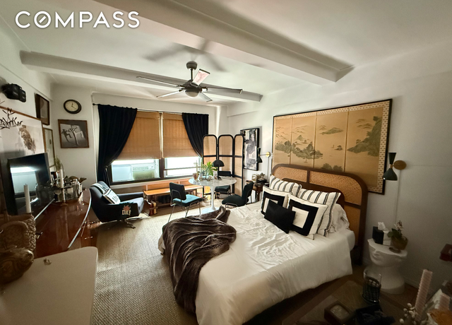 Property at 433 W 34th St Unit 2B, New York City, NY 10001, 1 bath
