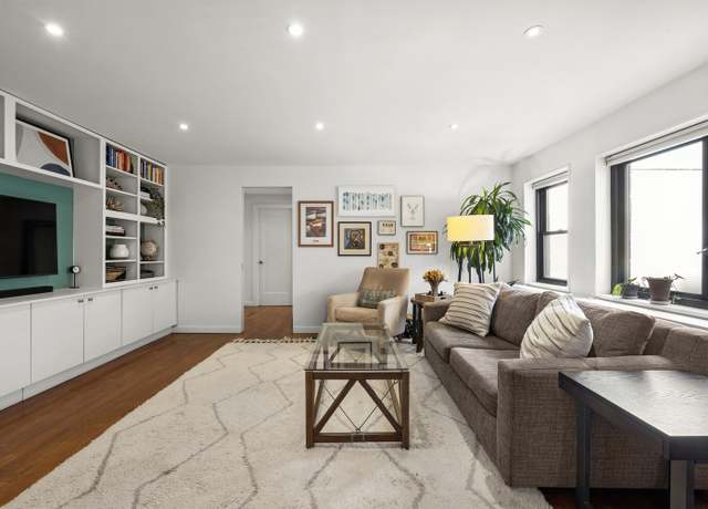 Property at 85 8th Ave Unit 4T, New York City, NY 10011, 1 bed, 1 bath