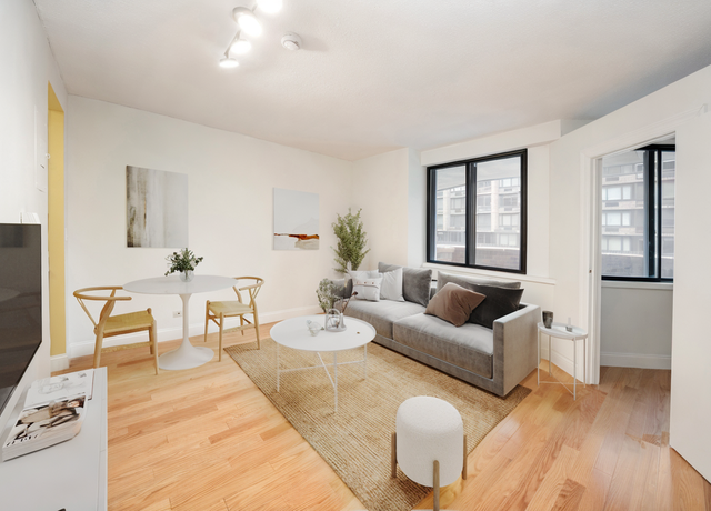 Property at 233 E 86th St Unit 4A, New York City, NY 10028, 1 bed, 1 bath