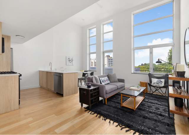 Property at 93 Waverly Ave Unit 4A, Brooklyn, NY 11205, 2 beds, 1 bath