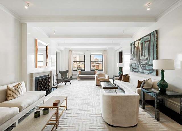 Property at 30 E 71st St Unit 8B, New York City, NY 10021, 3 beds, 4.5 baths