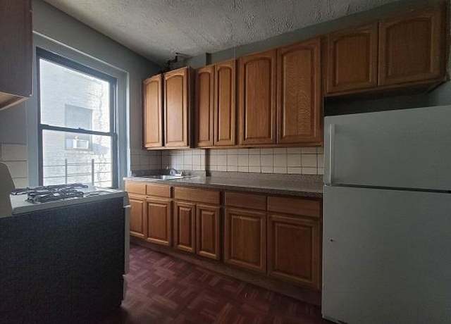 Property at 21-68 35th St Unit 3-C, New York City, NY 11105, 2 beds, 1 bath