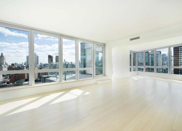 Property at 212 W 72nd St Unit 19G, New York City, NY 10023, 3 beds, 3.5 baths