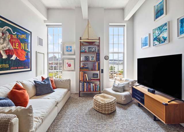 Property at 184 Kent Ave Unit B503, Brooklyn, NY 11249, 1 bed, 1 bath