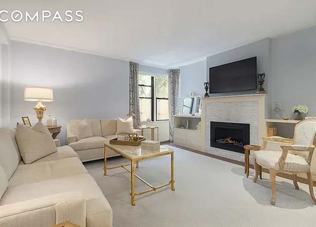 Property at 30 E 9th St Unit 2II, New York City, NY 10003, 1 bed, 1 bath