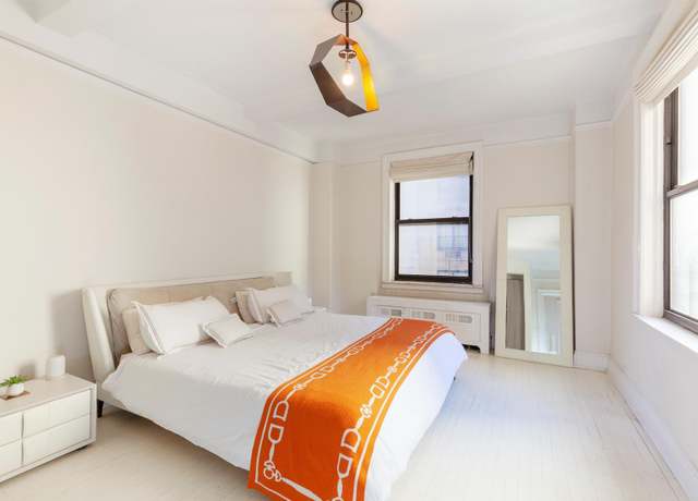 Property at 179 E 79th St Unit 4CD, New York City, NY 10075, 3 beds, 2 baths