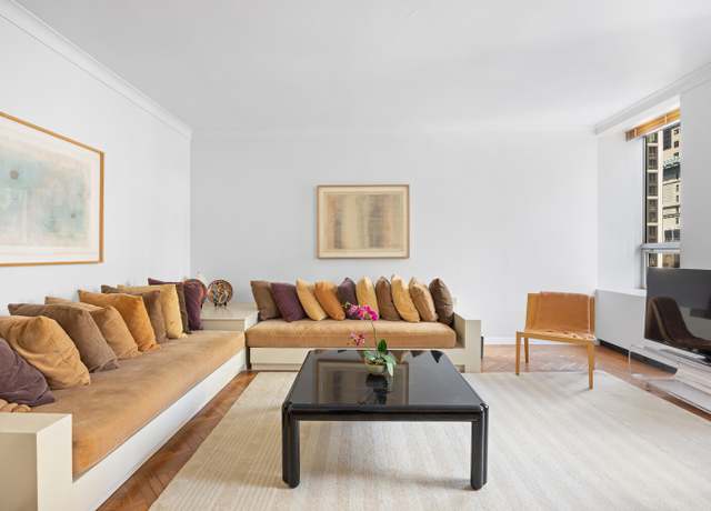 Property at 15 W 53rd St Unit 12H, New York City, NY 10019, 1 bed, 1 bath