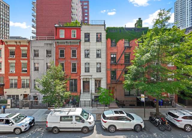 Property at 248 E 33rd St Unit Townhouse, New York City, NY 10016, 5 beds, 5.5 baths