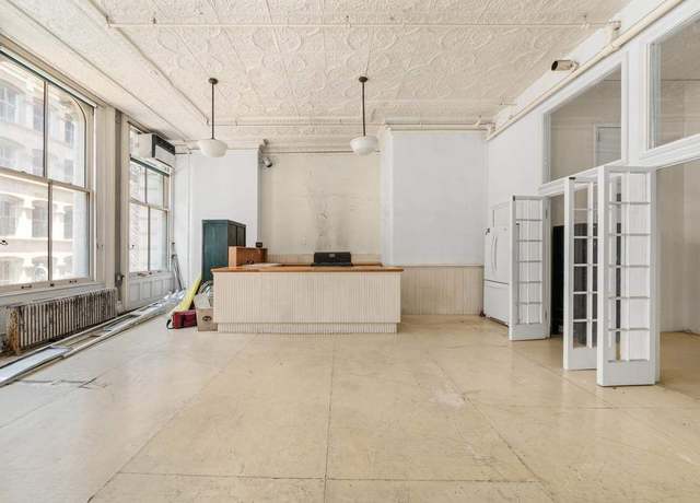 Property at 112 Mercer St Unit 2M, New York City, NY 10012, 3 beds, 2 baths