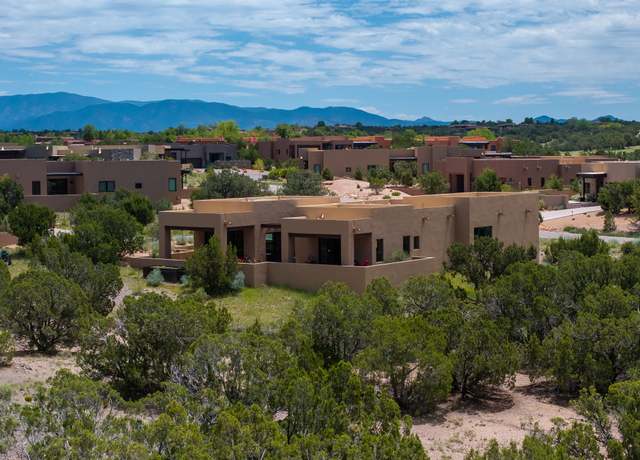 Property at 1 Valverde Ct, Santa Fe, NM 87506, 3 beds, 2.5 baths
