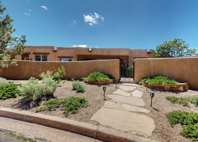 Property at 425 Calle Kokopelli, Santa Fe, NM 87501, 3 beds, 2.5 baths