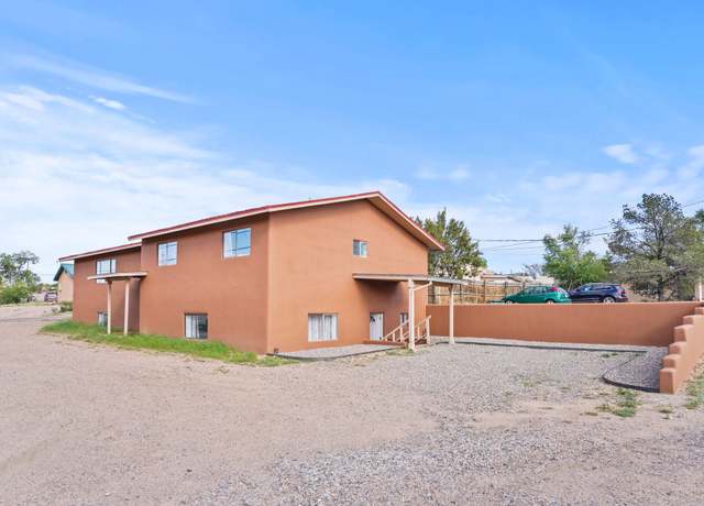 Property at 500 Camino Solano, Santa Fe, NM 87505, 4 beds, 3.5 baths