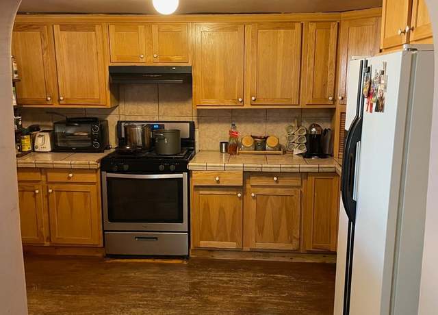 Property at 1428 1/2 Hickox St, Santa Fe, NM 87505, 2 beds, 2 baths