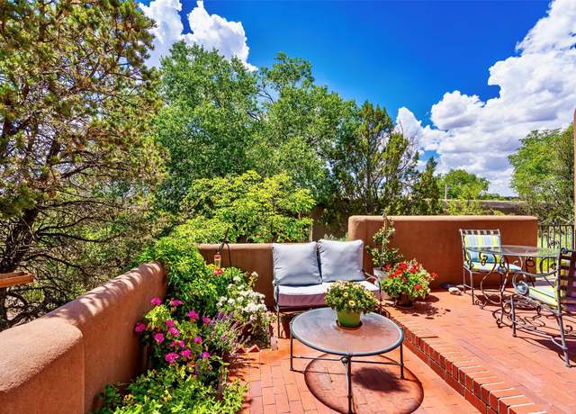 Property at 256 Camino De La Sierra, Santa Fe, NM 87501, 2 beds, 2 baths
