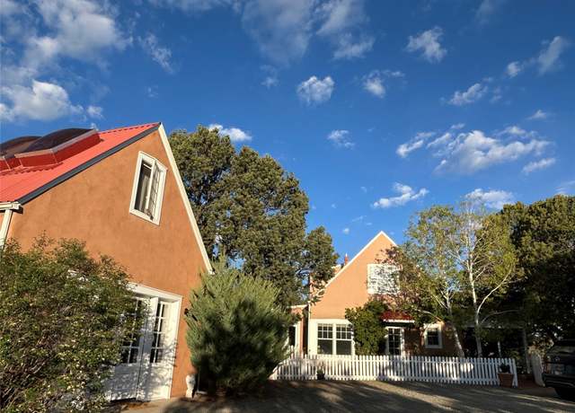 Property at 15 Toltec Rd, Santa Fe, NM 87505, 3 beds, 3.5 baths