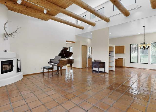 Property at 81 Apache Ridge Rd, Santa Fe, NM 87505, 2 beds, 2 baths