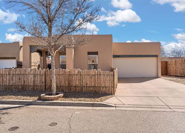Property at 4748 Highlands Loop, Santa Fe, NM 87507, 3 beds, 2 baths