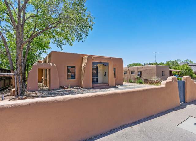 Property at 138 W Coronado Rd, Santa Fe, NM 87505, 4 beds, 2.5 baths
