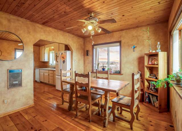 Property at 29 Comanche Dr, Santa Fe, NM 87508, 5 beds, 3.5 baths