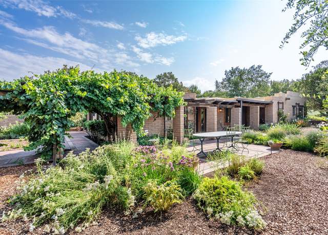 Property at 105 Calle Golondrina, Santa Fe, NM 87505, 3 beds, 3 baths