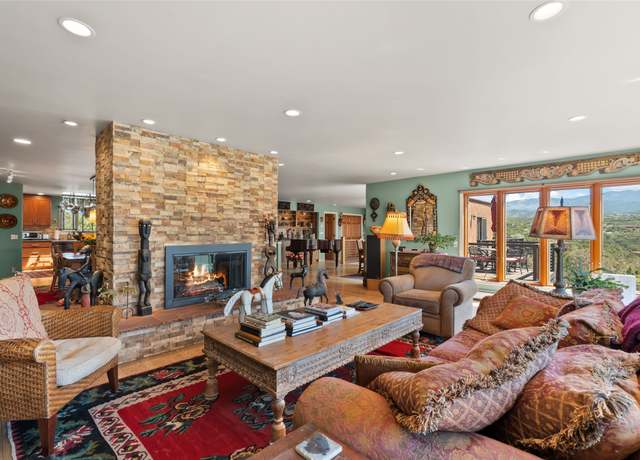 Property at 1007 Calle Largo, Santa Fe, NM 87501, 4 beds, 3 baths