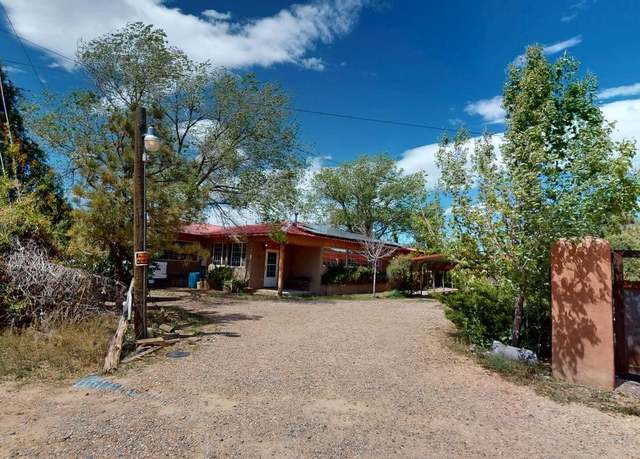 Property at 959 Acequia De Las Joyas, Santa Fe, NM 87505, 3 beds, 3 baths