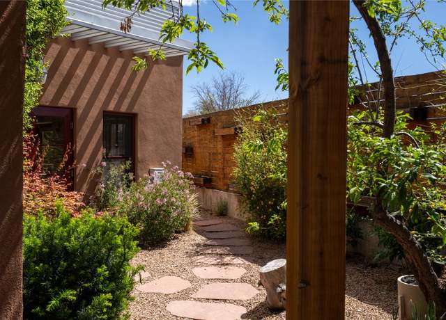 Property at 960 Acequia De Las Joyas, Santa Fe, NM 87505, 4 beds, 3 baths