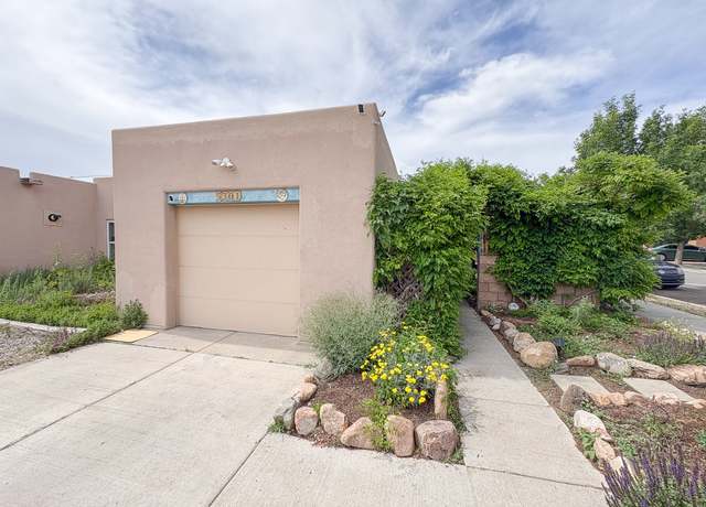 Property at 5301 Circita En Medio, Santa Fe, NM 87507, 3 beds, 2 baths
