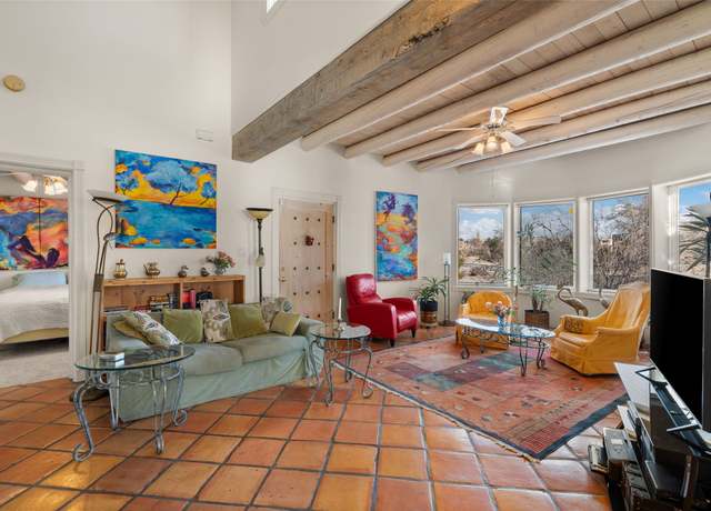 Property at 3204 Nizhoni Dr, Santa Fe, NM 87507, 3 beds, 2 baths