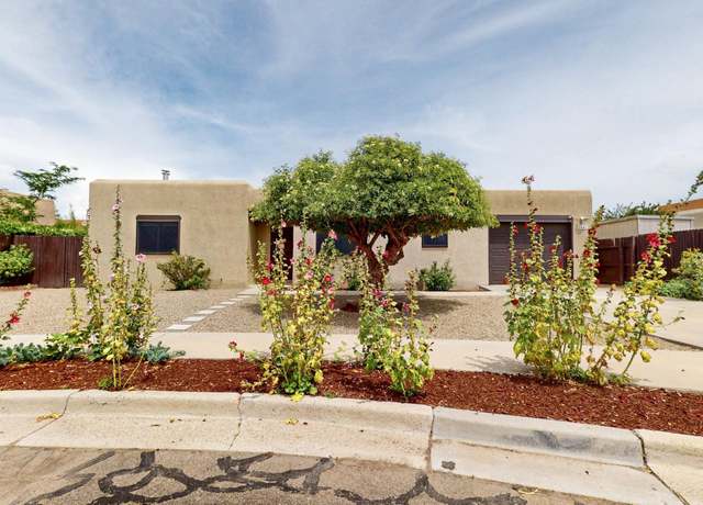 Property at 2441 Calle Linda, Santa Fe, NM 87505, 3 beds, 2 baths