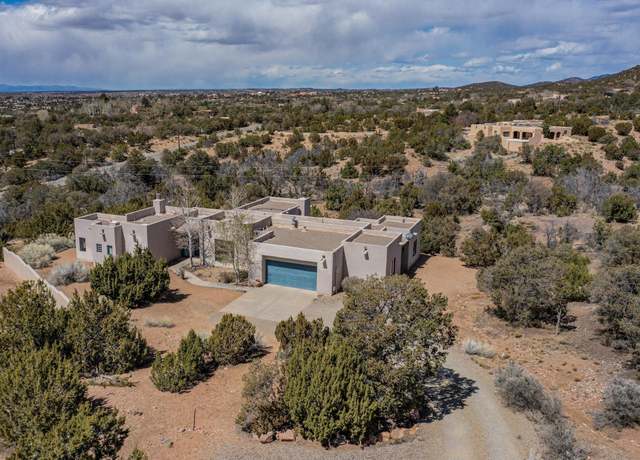 Property at 7 Cloudstone Dr, Santa Fe, NM 87505, 3 beds, 2.5 baths