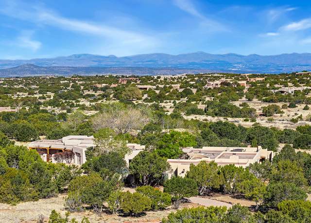 Property at 118 E Sunrise Dr, Santa Fe, NM 87506, 5 beds, 5.5 baths