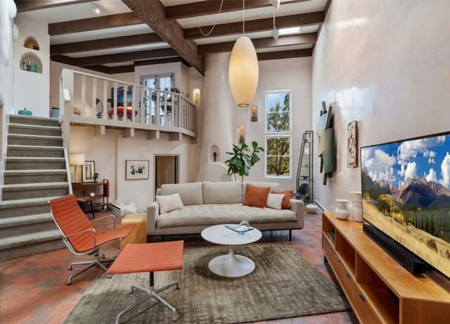Property at 320 Cadiz Rd, Santa Fe, NM 87505, 4 beds, 3.5 baths