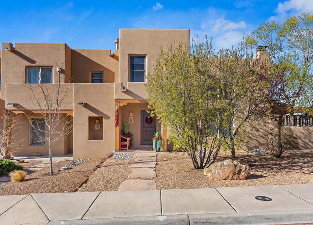 Property at 16 Camino De Vecinos, Santa Fe, NM 87507, 3 beds, 2.5 baths