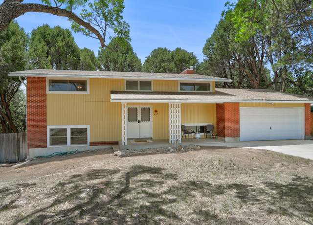 Property at 525 Rover Blvd, White Rock, NM 87547, 4 beds, 2.5 baths