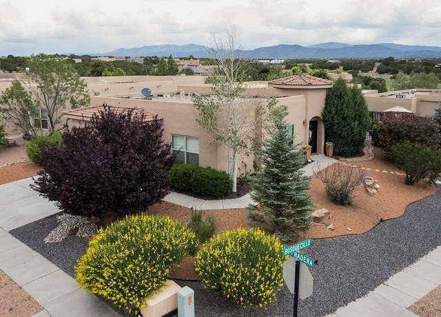 Property at 68 La Pradera, Santa Fe, NM 87508, 3 beds, 2 baths